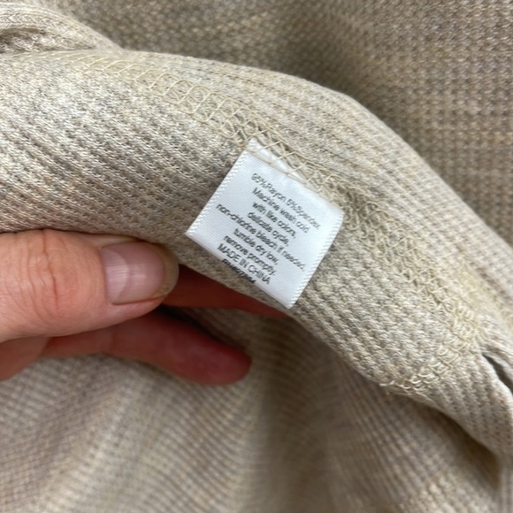 TART REVERSIBLE WHITE AND TAN LONG SLEEVE STRIPE V-NECK BACK SIZE 3X BRAND NEW - Picture 10 of 10